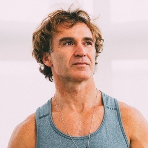 Eoin Finn’s Online Workout Videos on Alo Moves